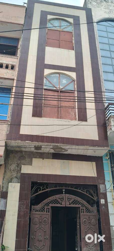 Middle Family Dream Home at 35 gaz plot of sec-4 in land  rate