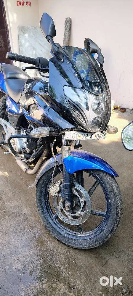 Bajaj palsar 220