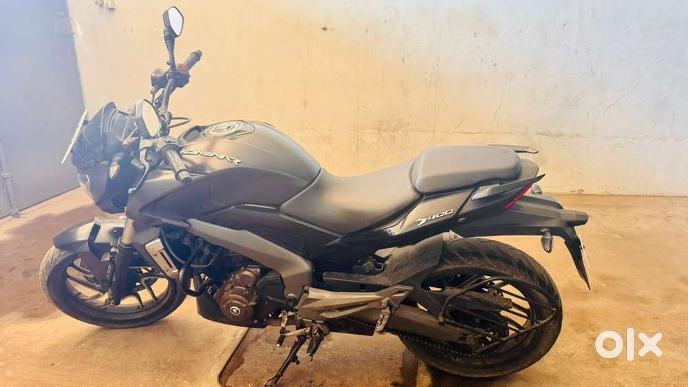 Bajaj Dominar 400 ABS (2017) - ABs oil sidestand and battery indicator