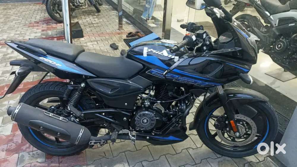 Brand new bajaj pulsar 220 25555 lowdow payment