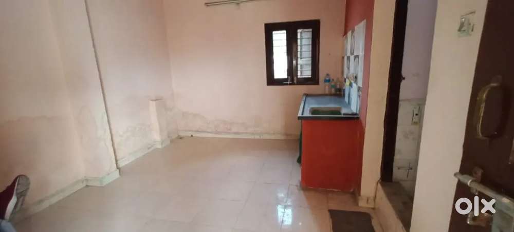 Independent Room Kitchen Near Sayaji Square