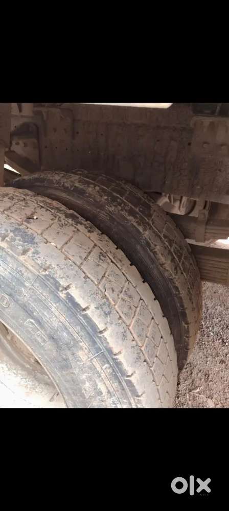 All paper's fors ,new battery,back tyres 50%,frent tyres20%