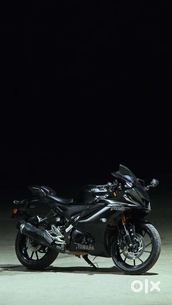 Yamaha R15 V4 Black (Darknight)