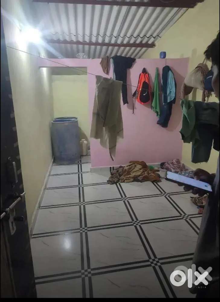 1RK - 250 sqft chawl room at 6,50,000 with light bill and tax pavti