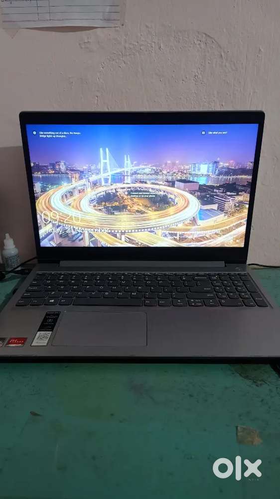 Laptop - Lenovo IdeaPad 3 15ADA05
