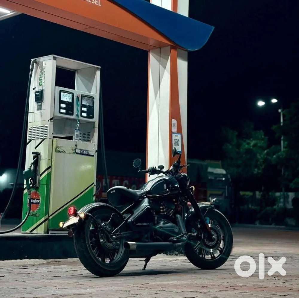 Jawa bobber 42 metallic black mirror