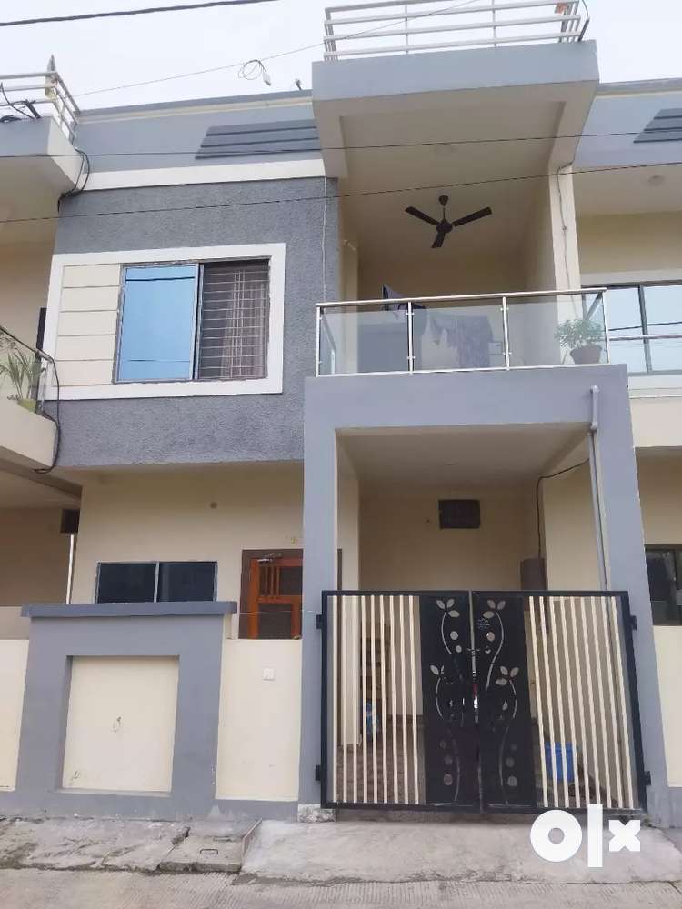 3BHK East-facing furnished duplex house