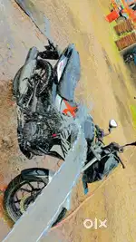 Bahut badhiya condition hai koi dikkat nhii hai tyre akdm new hai