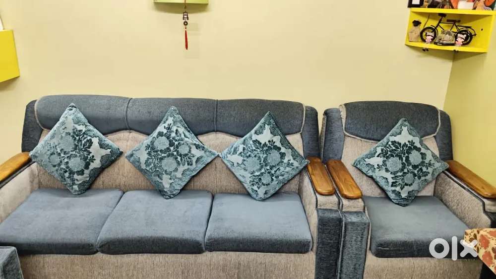 Sofa set selling
