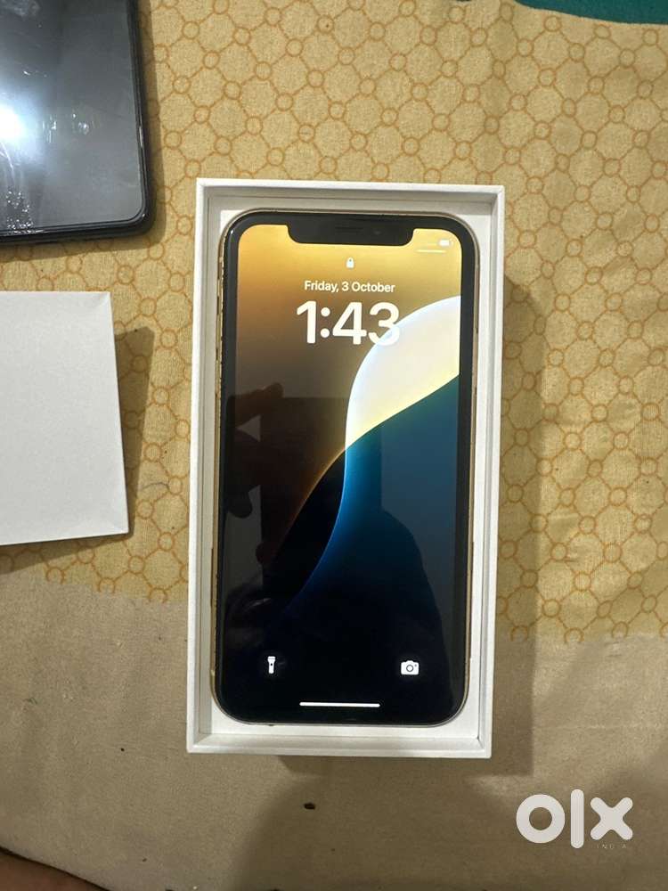 iPhone XR 128GB Yellow