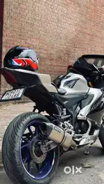 YAMAHA R15 M FOR SALE WITH HELMET