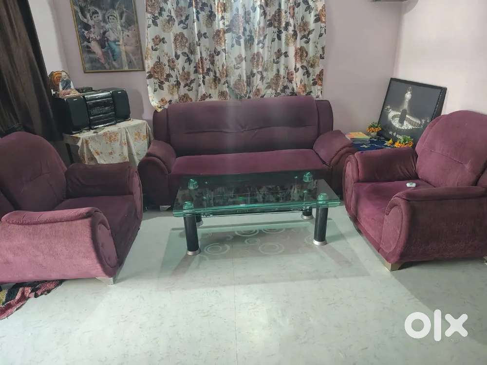 Sofa set 3+1+1 well maintained condition good