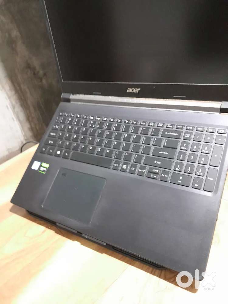 Acer aspire 7 gaming laptop
