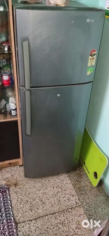LG double door fridge excellent condition or house good working