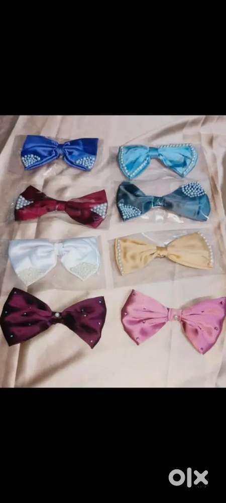 Scrunchies and bow clips