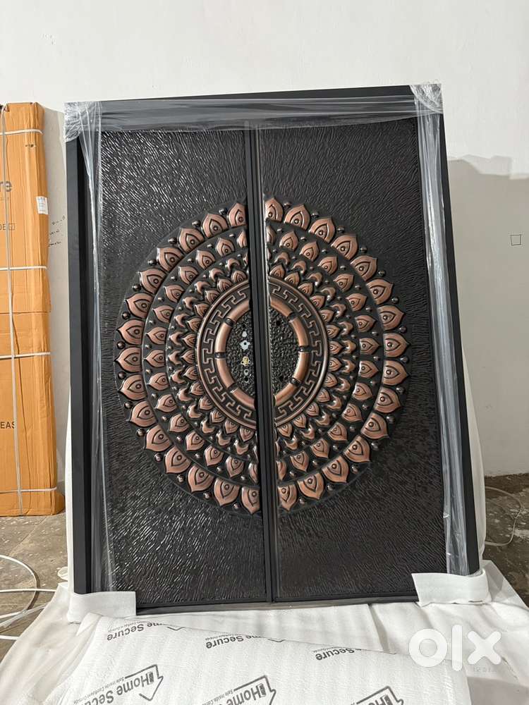 Female Telecaller & Showroom Assistant