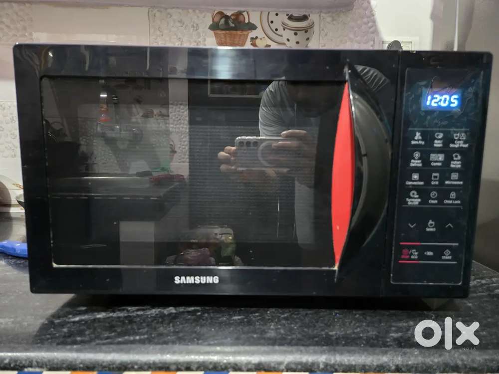 Samsung Conventional Microwave Oven Excellent Condition with Warranty
