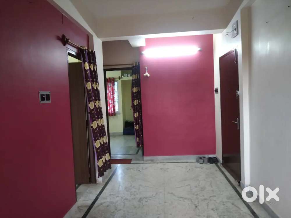2bhk 3rd floor with lift flat rent in Tollygunge near setala mandir.