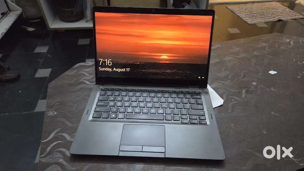 Dell 5300 2in1 16gb 512 SSD i7 8th gen