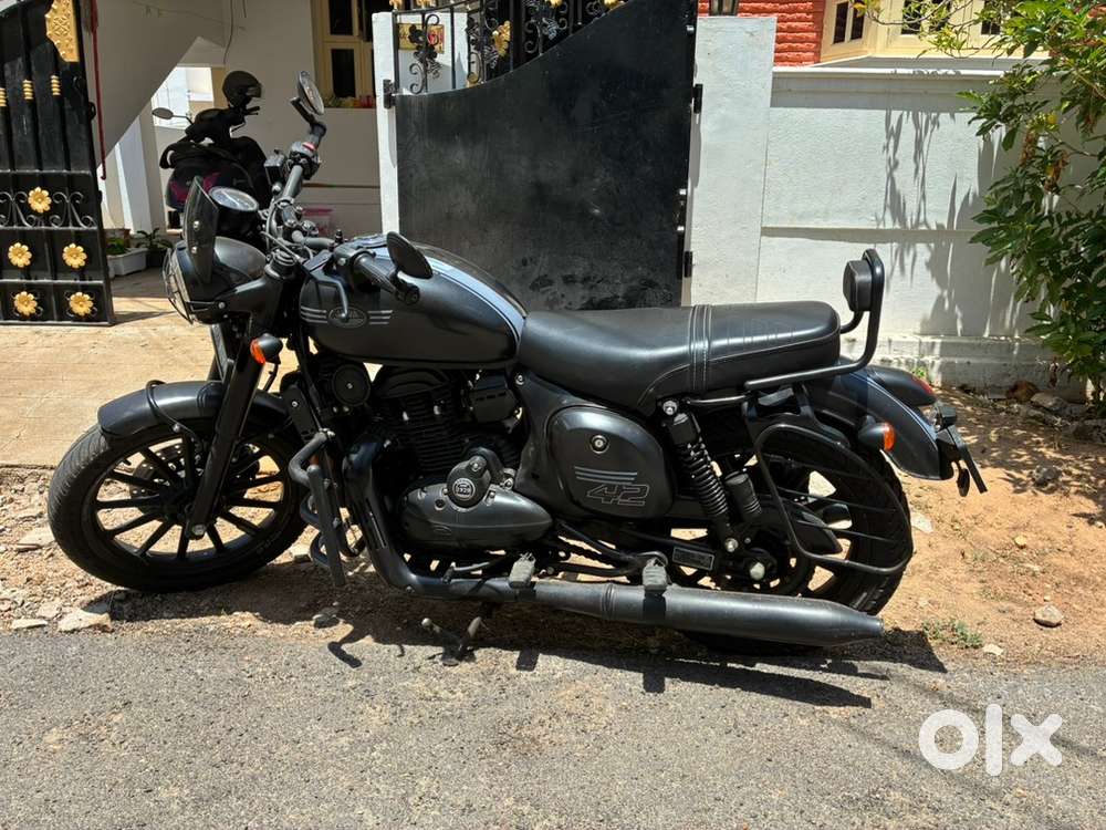 Jawa 42 2.1 Allstar Black