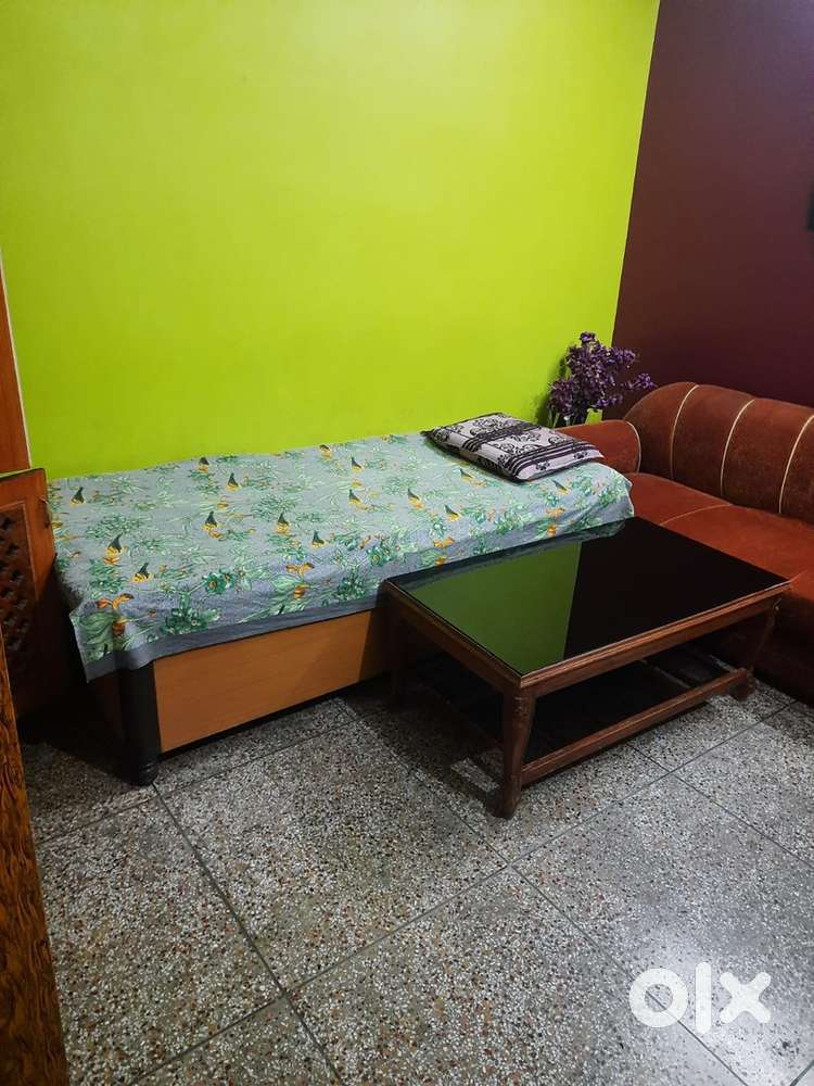 Fully furnished boys pg with WIFI(chargeable) in Gandhi nagar..