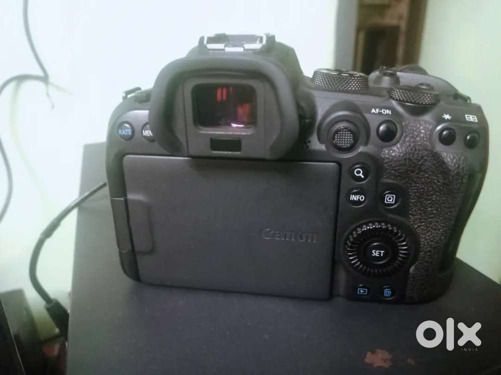 Canon r6 available