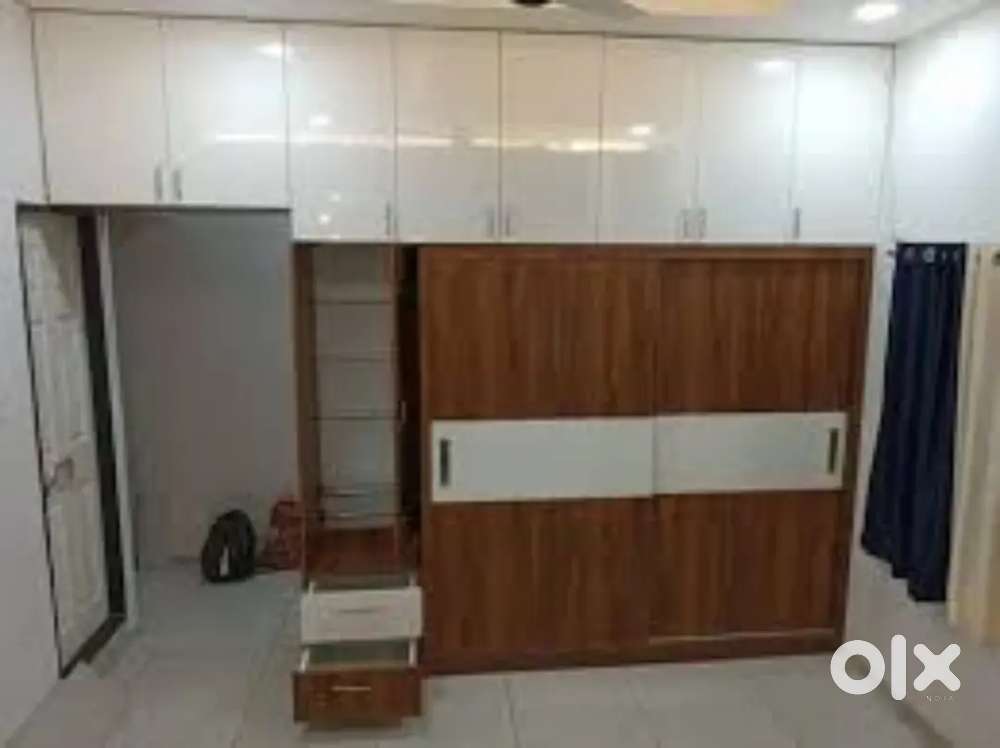 फलेट ओफिस शोरूम में फर्नीचर कलर्स पीओपी ऐंड ओल वकॅ समाधान