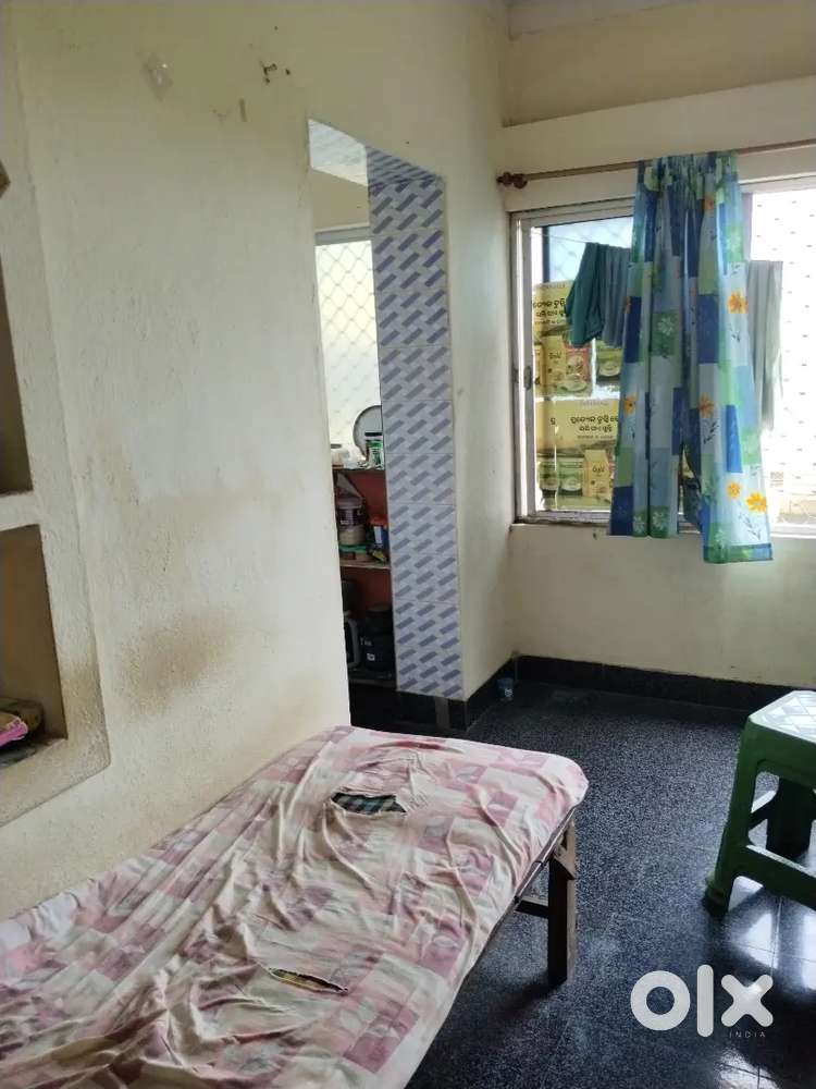 Need a roommate for single room (male)