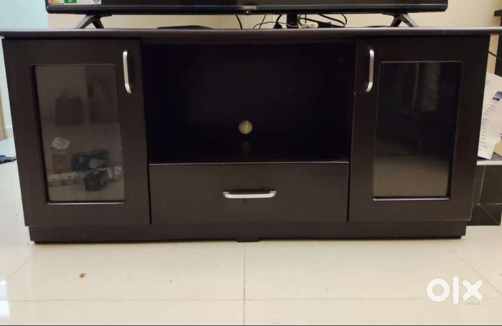 TV UNIT WITH CABINETS ( Mahagony wood)