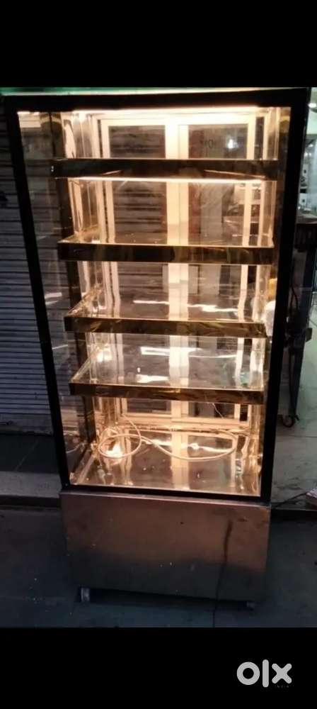 Cake display freeze height 6 fitt
