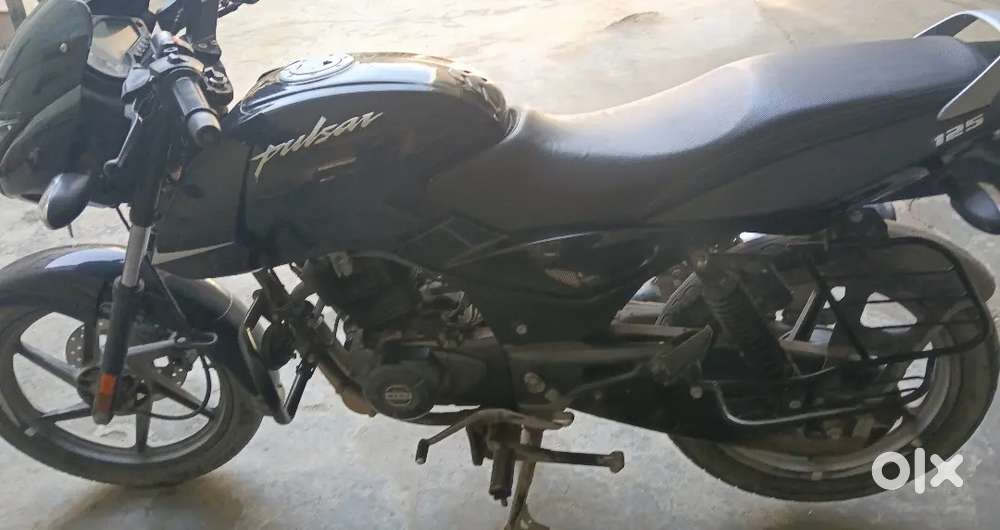 pulsar 125 in very good condition contact me if you are interested