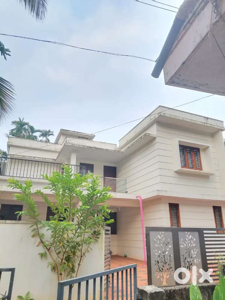 Room for rend (PG) ladies only.