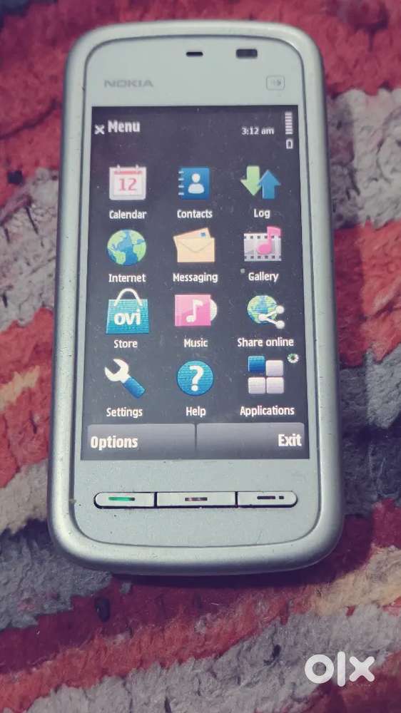 Nokia keypad phone old is gols