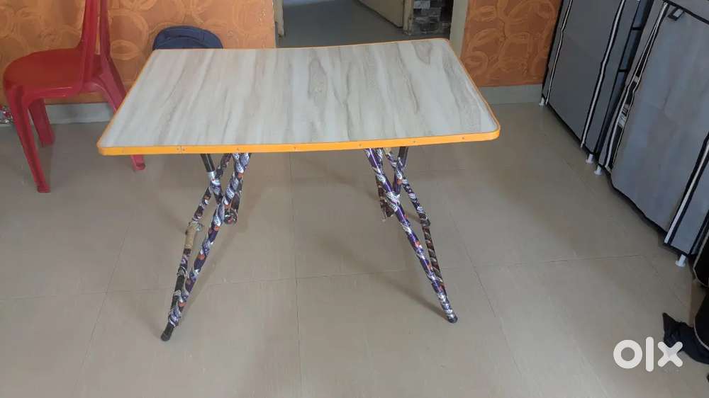 Foldable Table