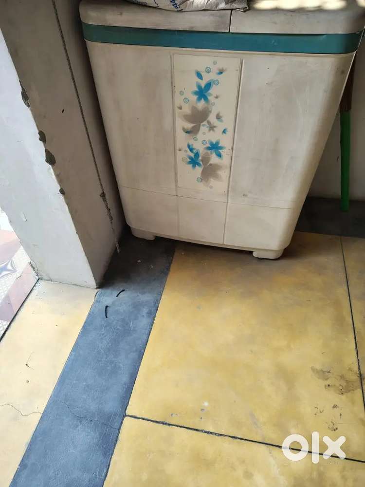 Soak motor beind honi hai ek button baki ok chal rhi hai