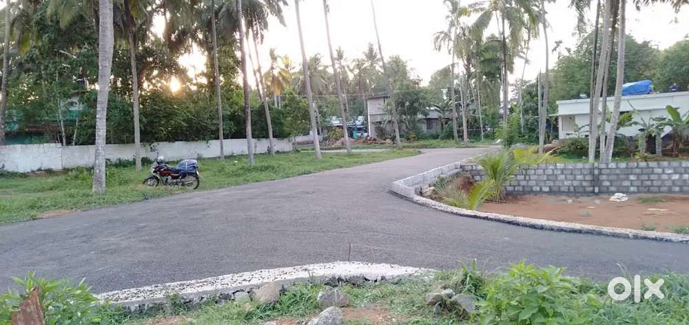 ഹൗസ് പ്ലോട്ട് Near Highway  5,7,10 cent