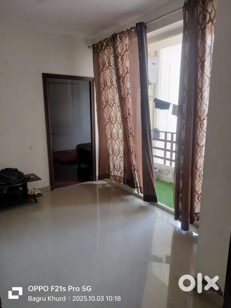 2 BHK flat available for rent for family and girls.