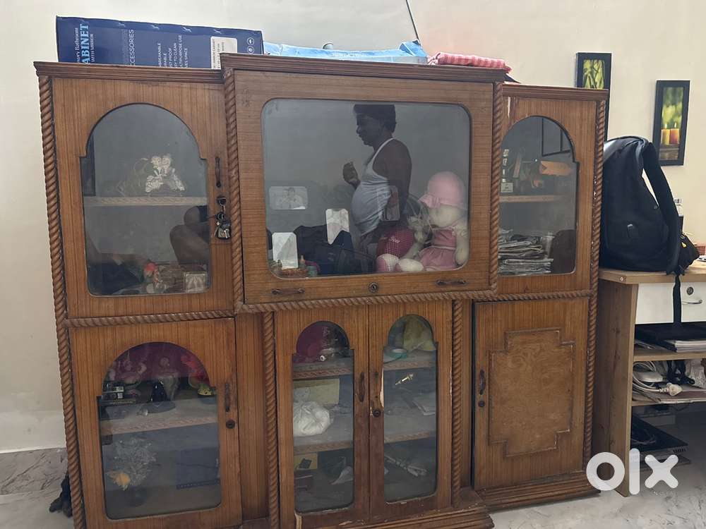 showcase wooden