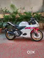 YAMAHA R15V 4 WHITE