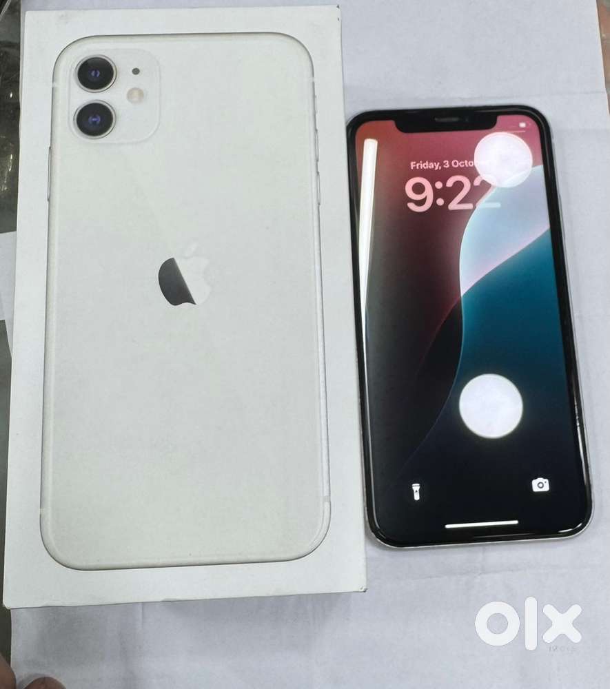 I phone 11 white 128 gb with bill box