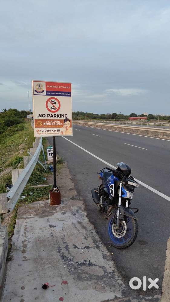 Fz v4 New bike show room condition