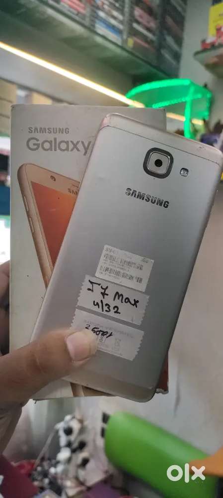 Samsung Galaxy J7 Max 4/32GB in good condition with box charger