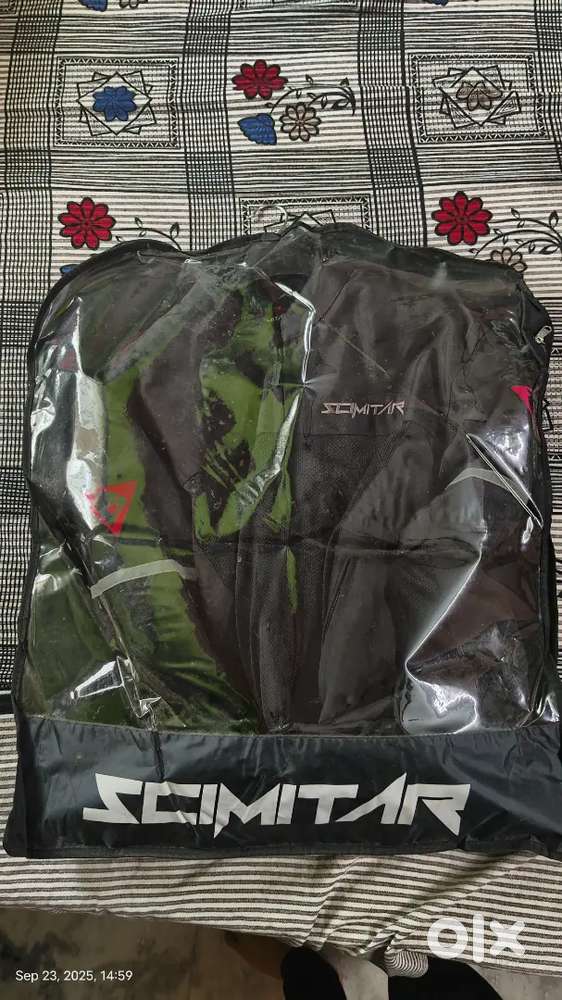 Scimitar riding jacket