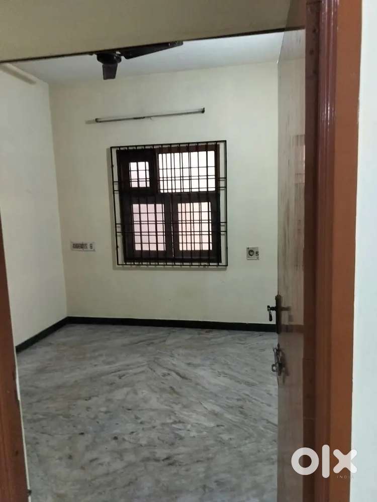 1 BHK  HOME FOR RENT FAMILY VELACHERY GRT JEWELLERY SHOWROOMS OPP