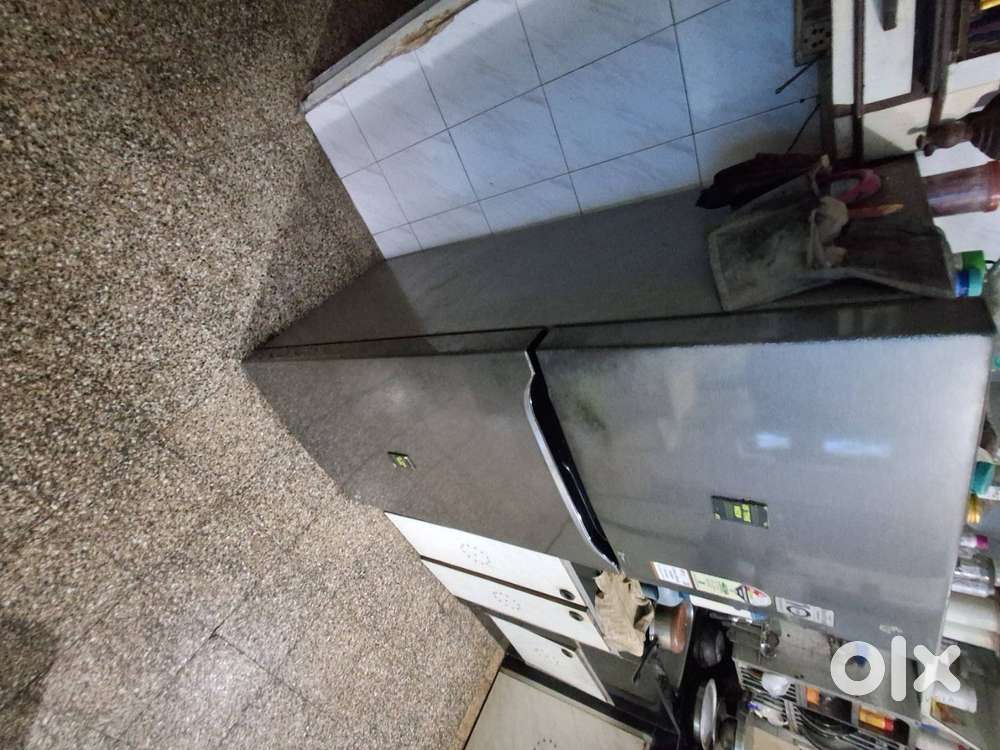 LG Refrigerator, 5 years old  270 ltrs