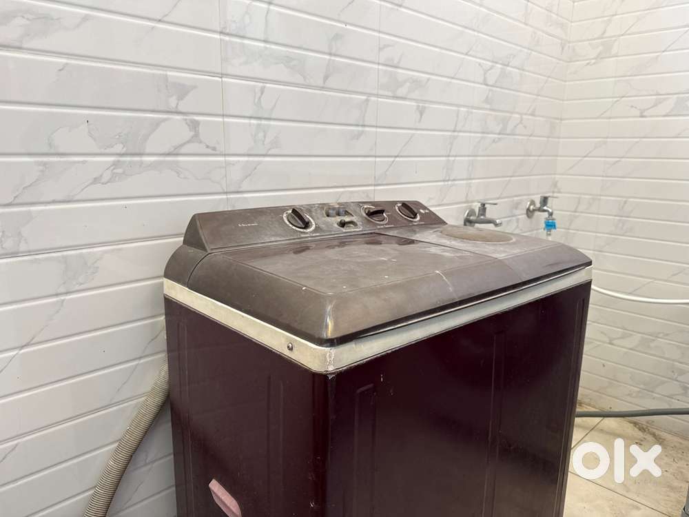 LG 6kg semi-automatic washing machine