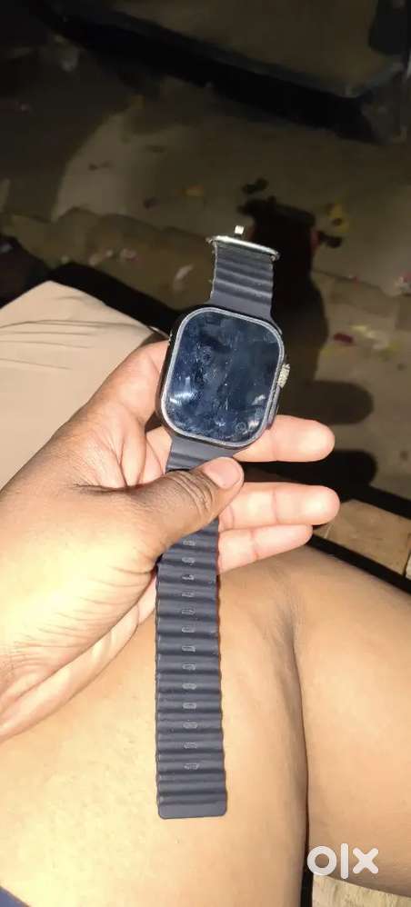 This Smart Watch is smooth and best in working condition..