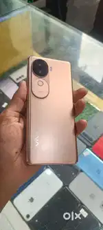 Vivo v40 e in good condition
