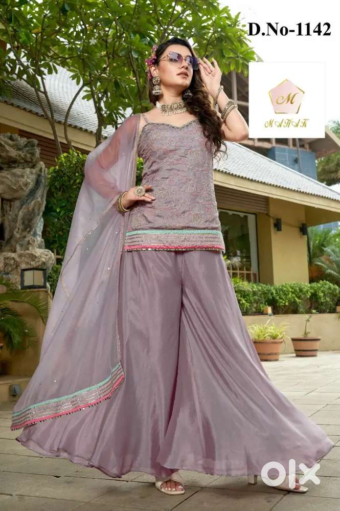 Salesman/girl required for cloth garments shop located at gojwara