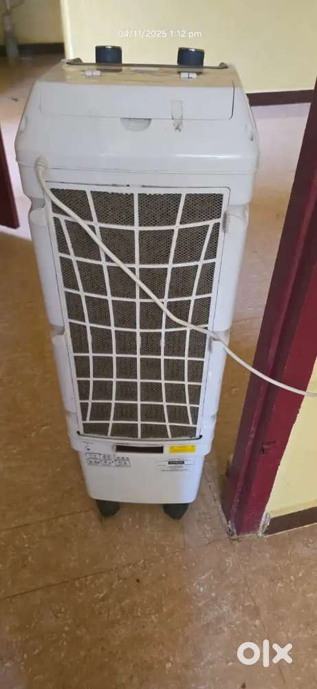 Crompton Surebreeze Tower Air Cooler.